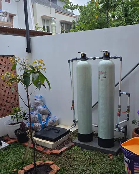 Pemasangan 2 Tabung FRP 1054 di Taman Belakang